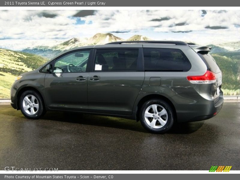 Cypress Green Pearl / Light Gray 2011 Toyota Sienna LE