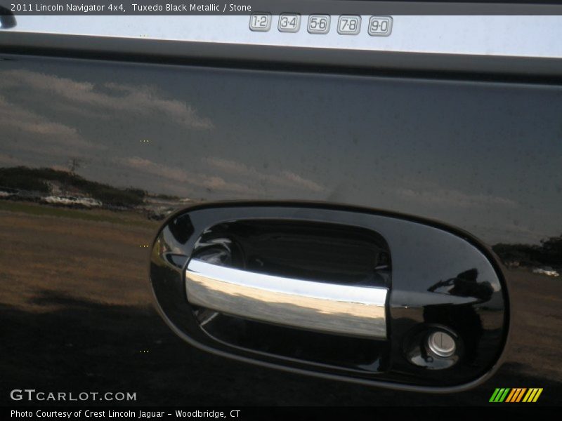 Tuxedo Black Metallic / Stone 2011 Lincoln Navigator 4x4