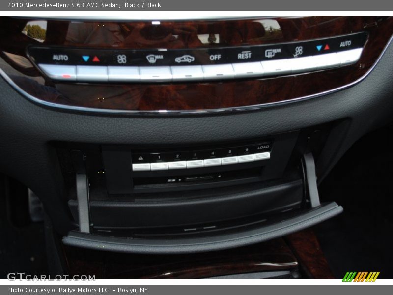 Controls of 2010 S 63 AMG Sedan