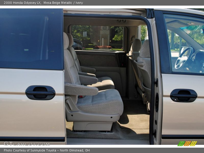 Mesa Beige Metallic / Ivory 2000 Honda Odyssey LX