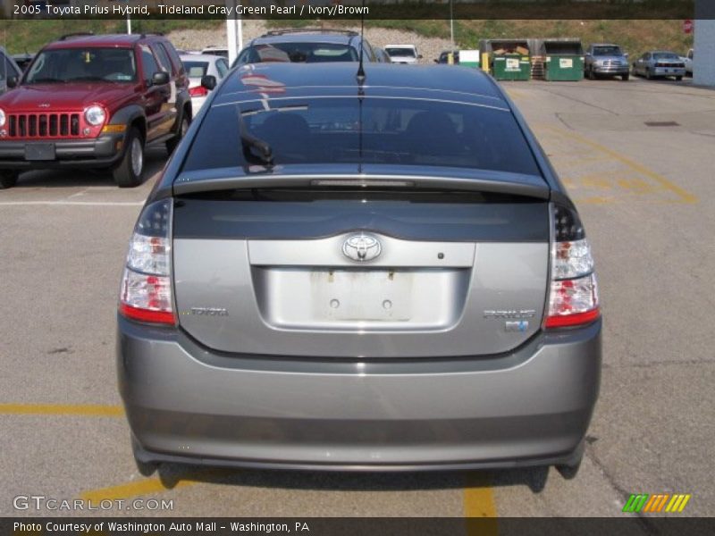 Tideland Gray Green Pearl / Ivory/Brown 2005 Toyota Prius Hybrid