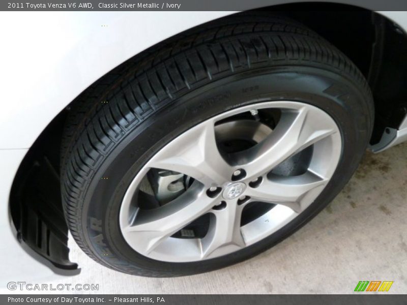 Classic Silver Metallic / Ivory 2011 Toyota Venza V6 AWD