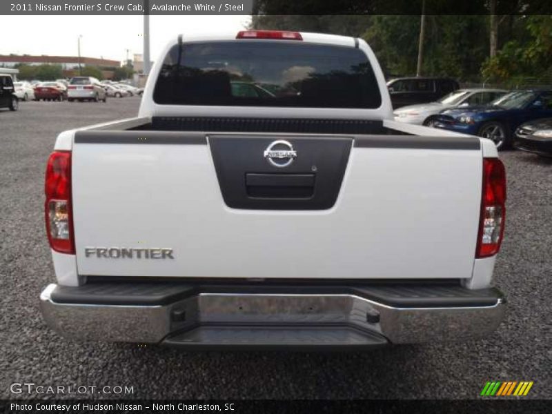 Avalanche White / Steel 2011 Nissan Frontier S Crew Cab