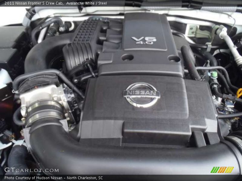 Avalanche White / Steel 2011 Nissan Frontier S Crew Cab