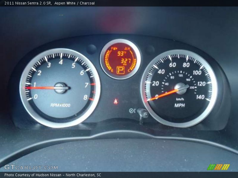 Aspen White / Charcoal 2011 Nissan Sentra 2.0 SR