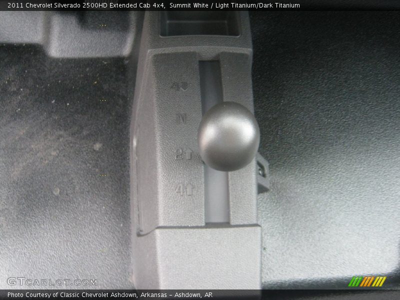 Summit White / Light Titanium/Dark Titanium 2011 Chevrolet Silverado 2500HD Extended Cab 4x4