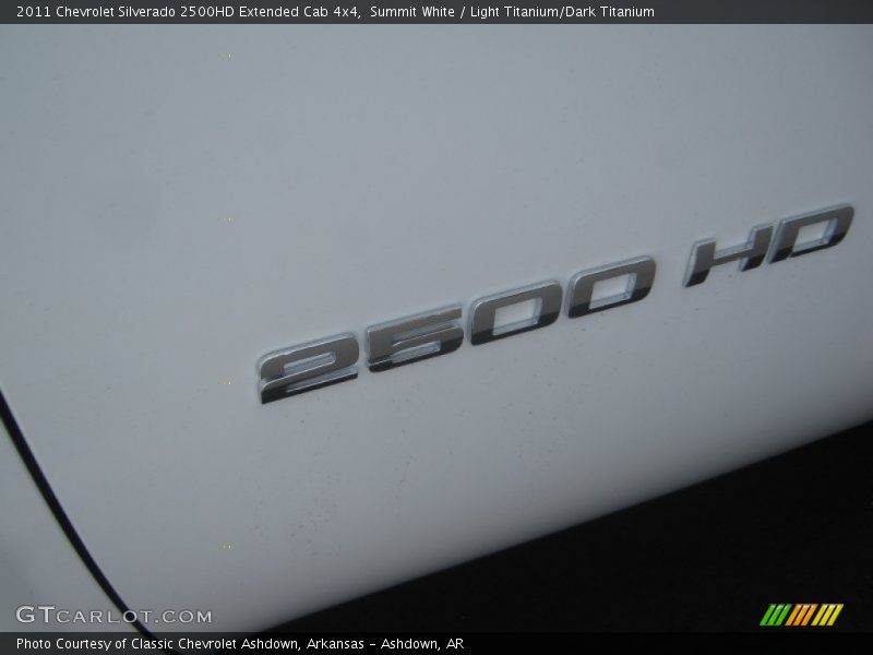 Summit White / Light Titanium/Dark Titanium 2011 Chevrolet Silverado 2500HD Extended Cab 4x4