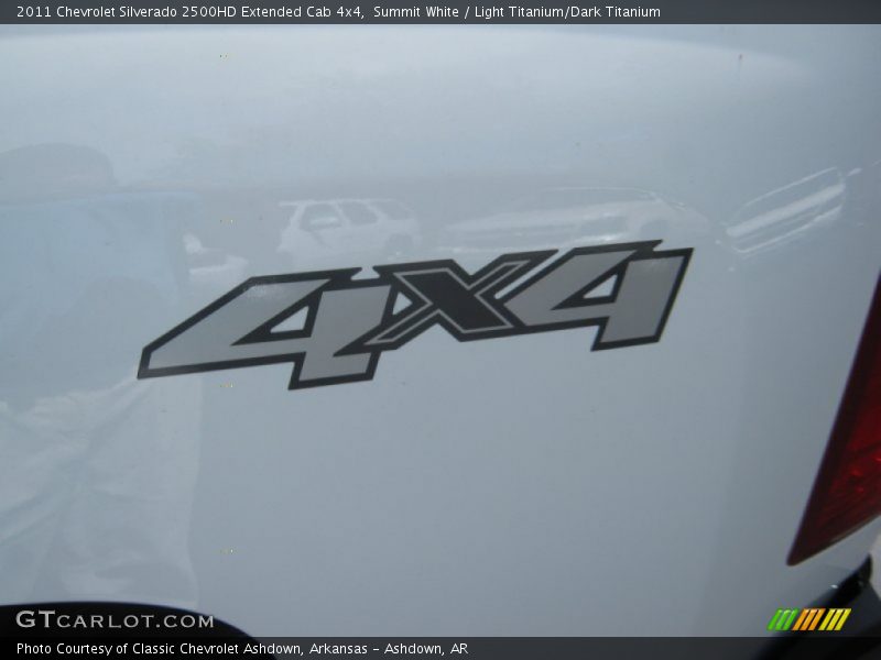 Summit White / Light Titanium/Dark Titanium 2011 Chevrolet Silverado 2500HD Extended Cab 4x4