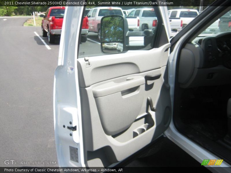 Summit White / Light Titanium/Dark Titanium 2011 Chevrolet Silverado 2500HD Extended Cab 4x4