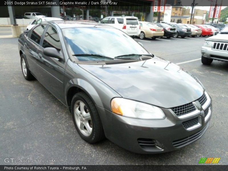 Front 3/4 View of 2005 Stratus SXT Sedan