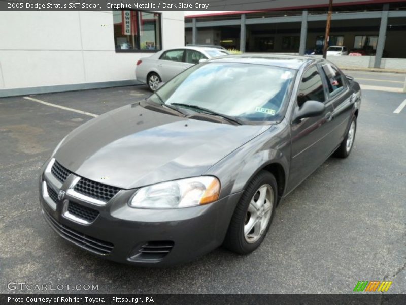 Front 3/4 View of 2005 Stratus SXT Sedan