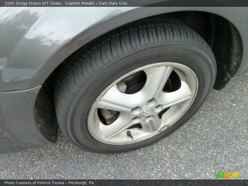 Graphite Metallic / Dark Slate Gray 2005 Dodge Stratus SXT Sedan
