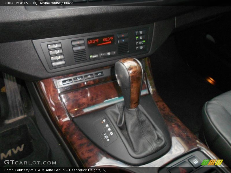 Alpine White / Black 2004 BMW X5 3.0i