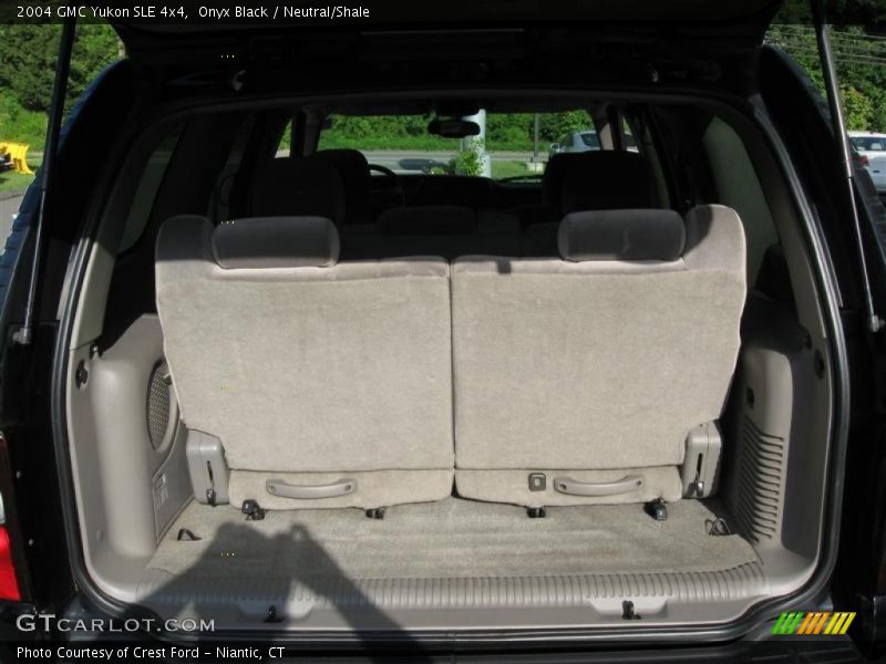 Onyx Black / Neutral/Shale 2004 GMC Yukon SLE 4x4