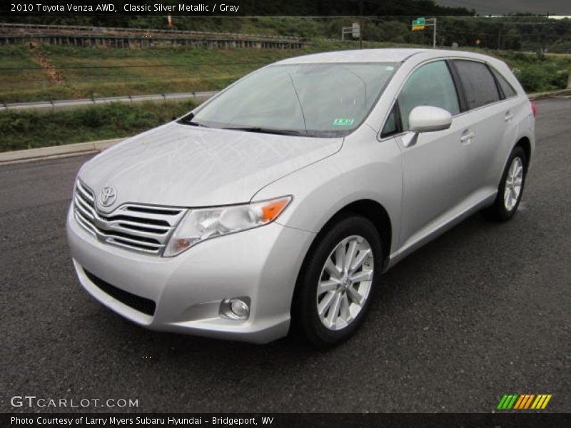 Front 3/4 View of 2010 Venza AWD