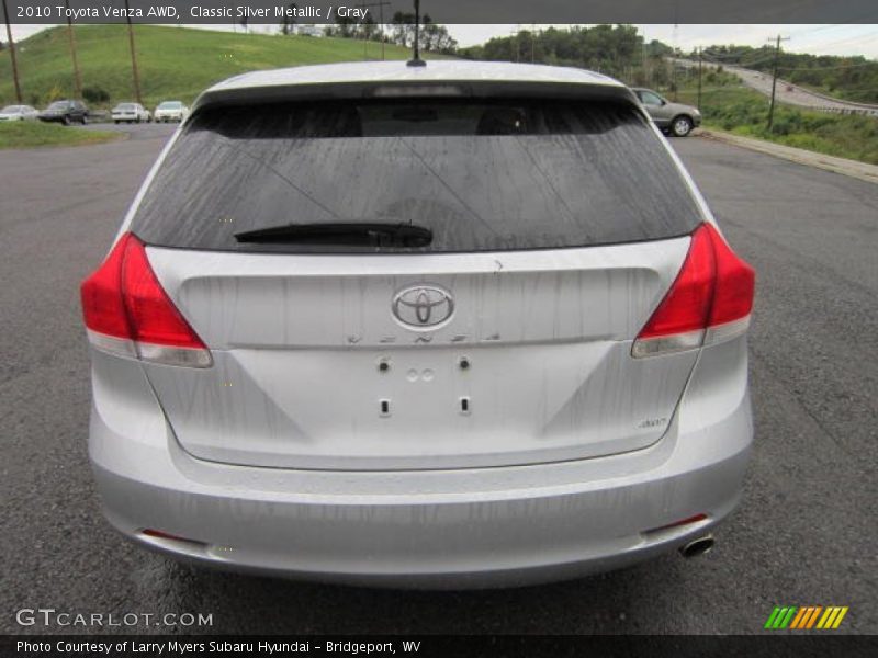 Classic Silver Metallic / Gray 2010 Toyota Venza AWD