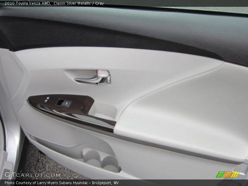 Door Panel of 2010 Venza AWD