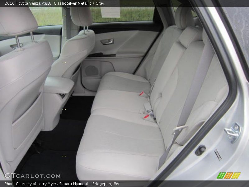 Classic Silver Metallic / Gray 2010 Toyota Venza AWD