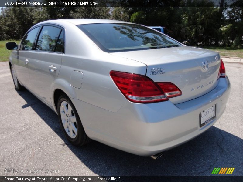 Silver Pine Mica / Light Gray 2005 Toyota Avalon XL