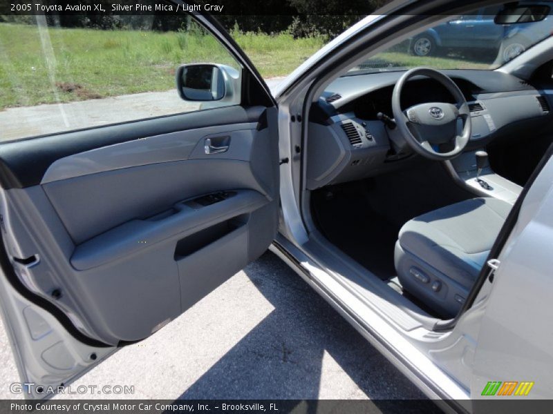 Silver Pine Mica / Light Gray 2005 Toyota Avalon XL