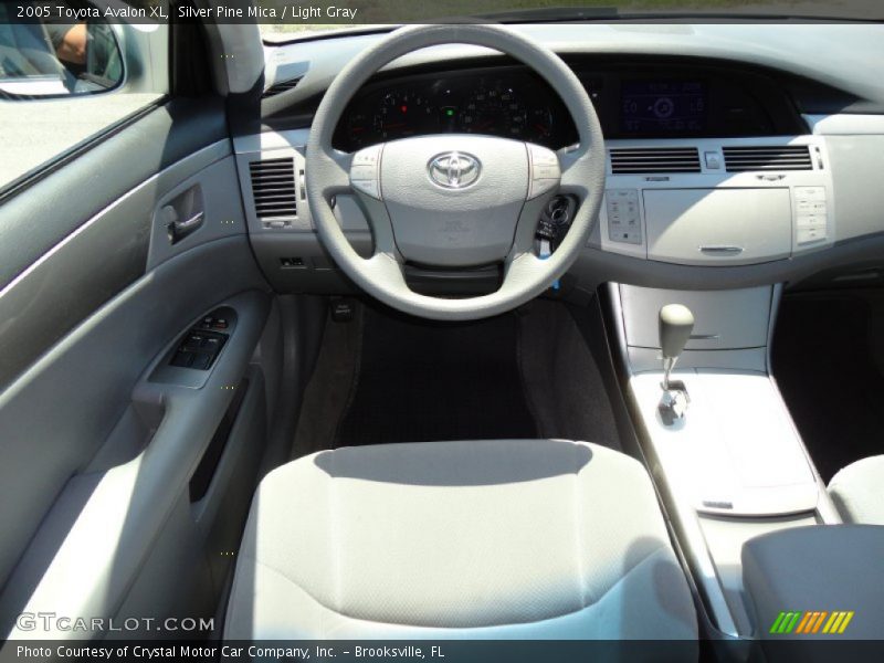 Silver Pine Mica / Light Gray 2005 Toyota Avalon XL