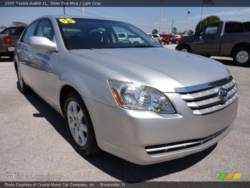 Silver Pine Mica / Light Gray 2005 Toyota Avalon XL