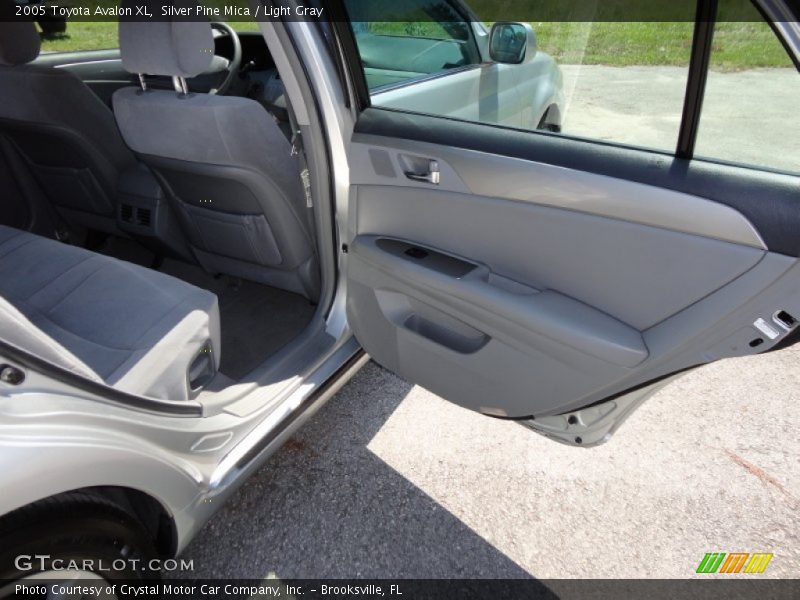 Silver Pine Mica / Light Gray 2005 Toyota Avalon XL