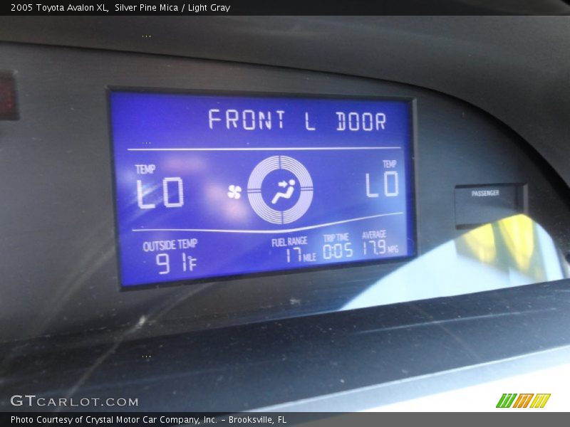Silver Pine Mica / Light Gray 2005 Toyota Avalon XL