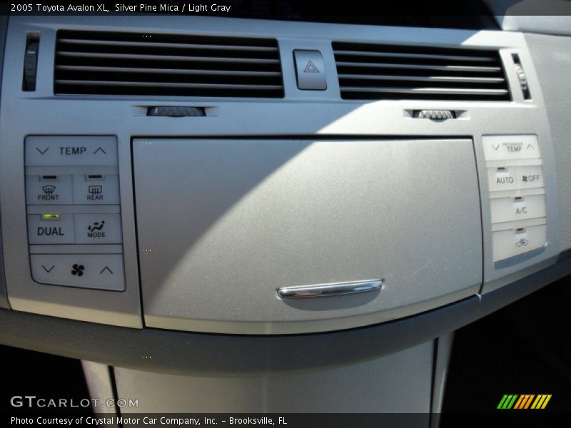Silver Pine Mica / Light Gray 2005 Toyota Avalon XL