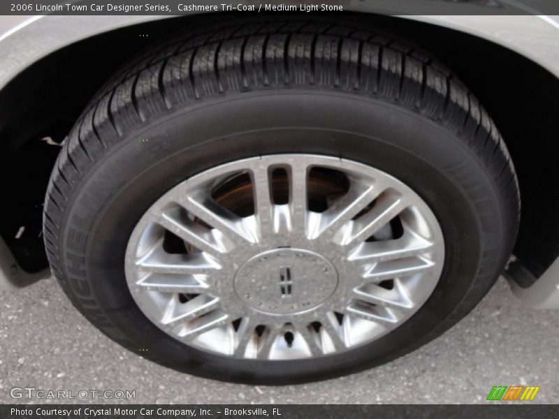  2006 Town Car Designer Series Wheel