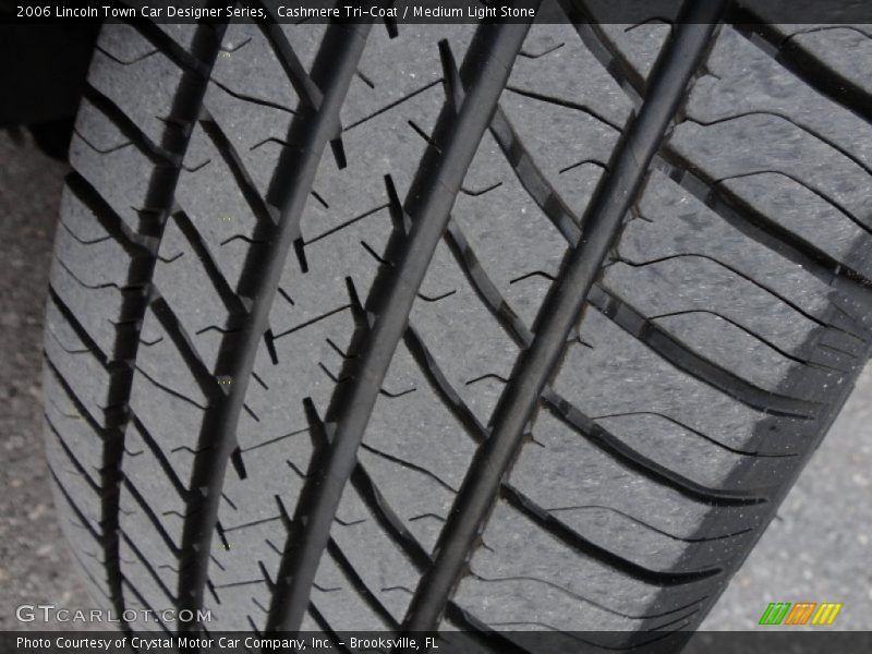 Cashmere Tri-Coat / Medium Light Stone 2006 Lincoln Town Car Designer Series