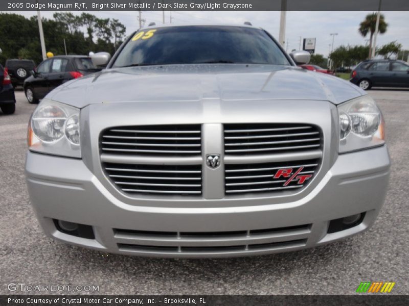  2005 Magnum R/T Logo