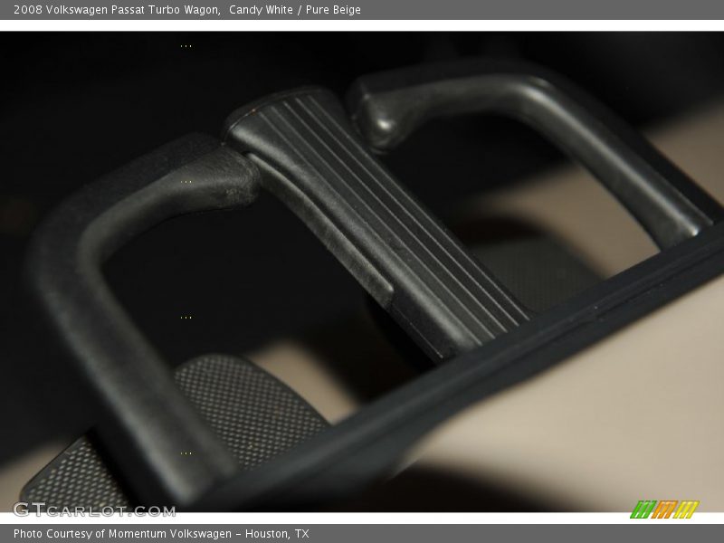 Candy White / Pure Beige 2008 Volkswagen Passat Turbo Wagon