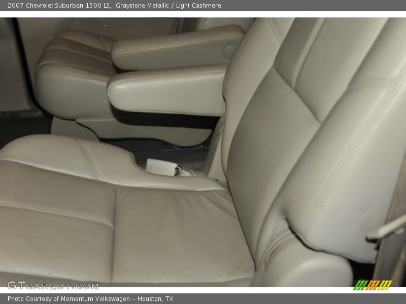 Graystone Metallic / Light Cashmere 2007 Chevrolet Suburban 1500 LS
