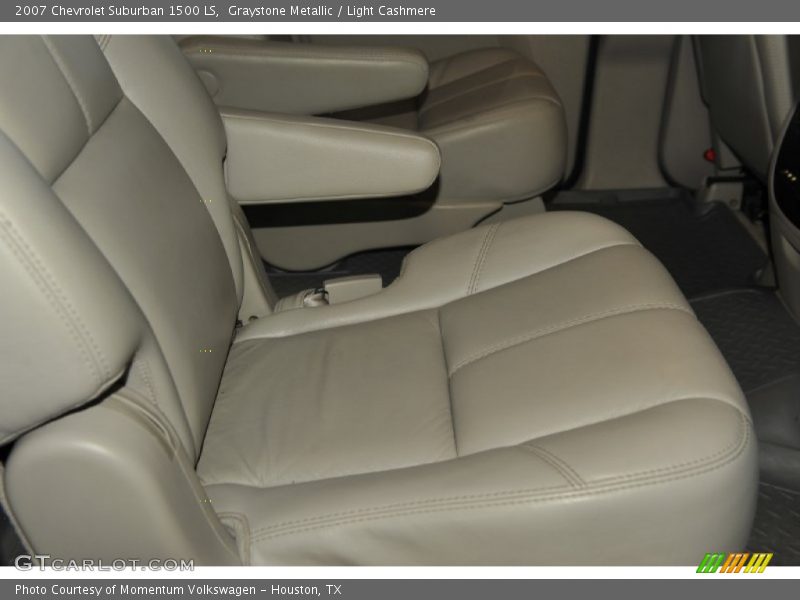 Graystone Metallic / Light Cashmere 2007 Chevrolet Suburban 1500 LS