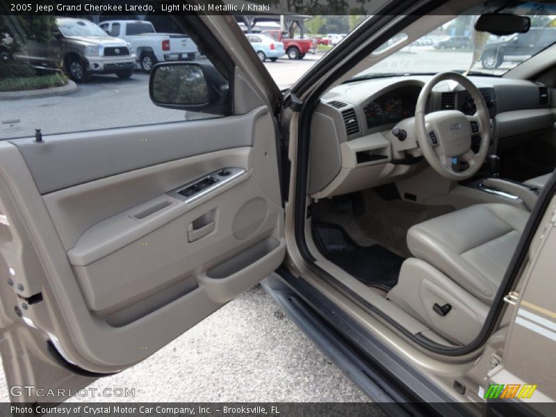 Light Khaki Metallic / Khaki 2005 Jeep Grand Cherokee Laredo