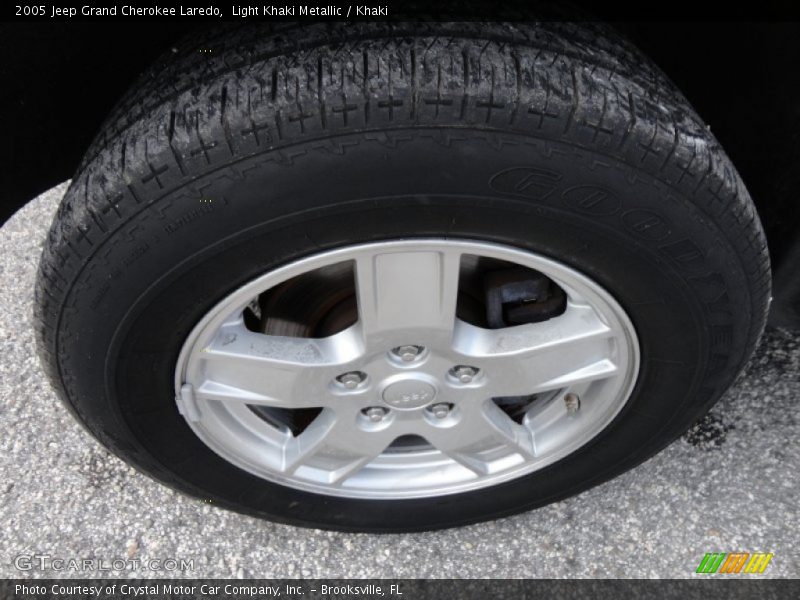 Light Khaki Metallic / Khaki 2005 Jeep Grand Cherokee Laredo