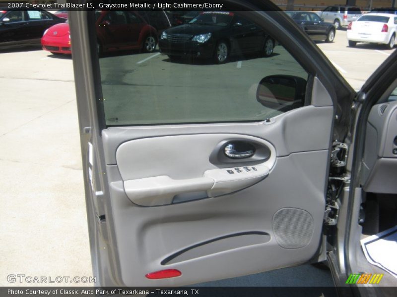 Graystone Metallic / Light Cashmere/Ebony 2007 Chevrolet TrailBlazer LS
