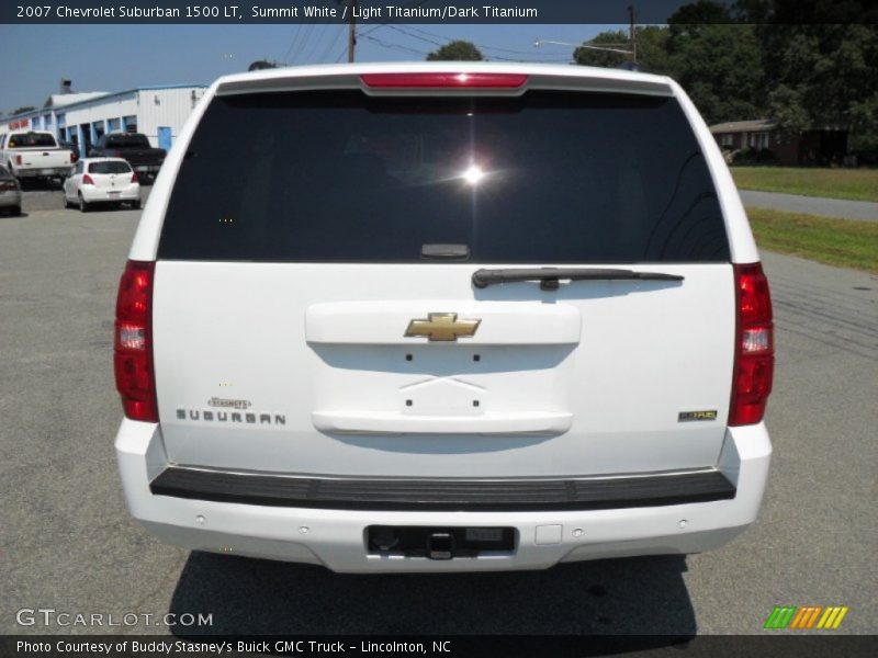 Summit White / Light Titanium/Dark Titanium 2007 Chevrolet Suburban 1500 LT