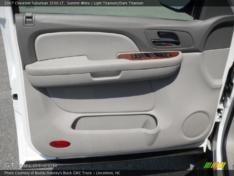 Summit White / Light Titanium/Dark Titanium 2007 Chevrolet Suburban 1500 LT