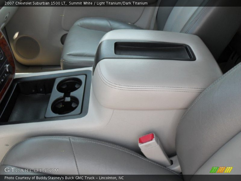 Summit White / Light Titanium/Dark Titanium 2007 Chevrolet Suburban 1500 LT