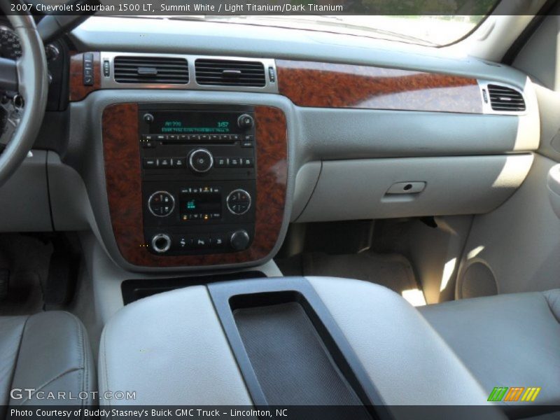 Summit White / Light Titanium/Dark Titanium 2007 Chevrolet Suburban 1500 LT