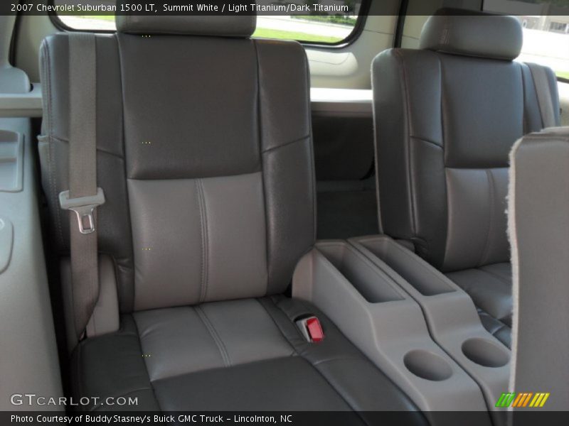 Summit White / Light Titanium/Dark Titanium 2007 Chevrolet Suburban 1500 LT