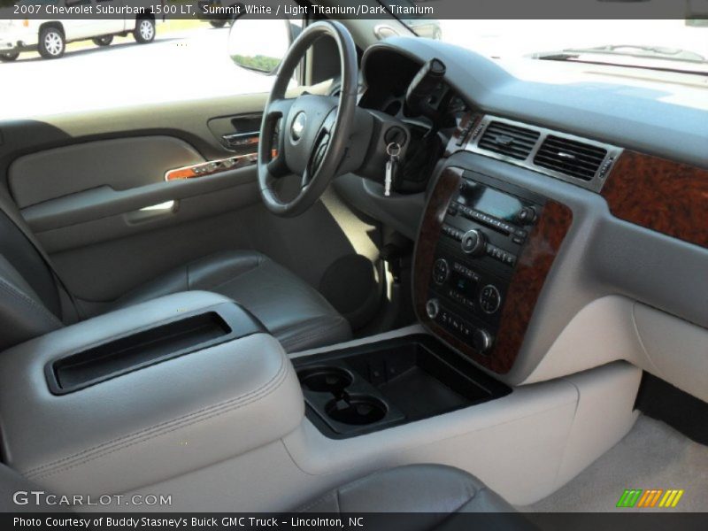 Summit White / Light Titanium/Dark Titanium 2007 Chevrolet Suburban 1500 LT
