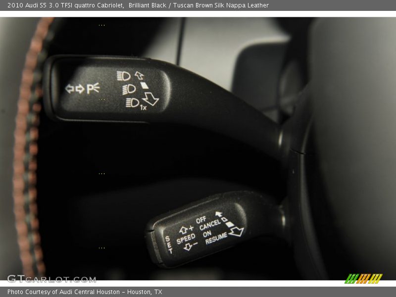 Controls of 2010 S5 3.0 TFSI quattro Cabriolet