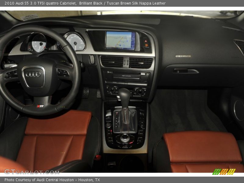 Dashboard of 2010 S5 3.0 TFSI quattro Cabriolet