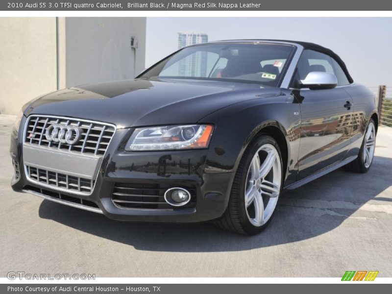 Front 3/4 View of 2010 S5 3.0 TFSI quattro Cabriolet