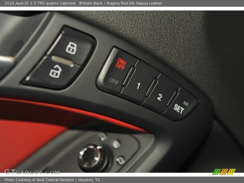 Controls of 2010 S5 3.0 TFSI quattro Cabriolet