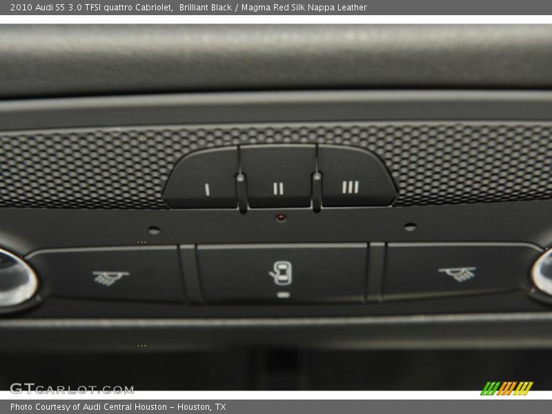 Controls of 2010 S5 3.0 TFSI quattro Cabriolet