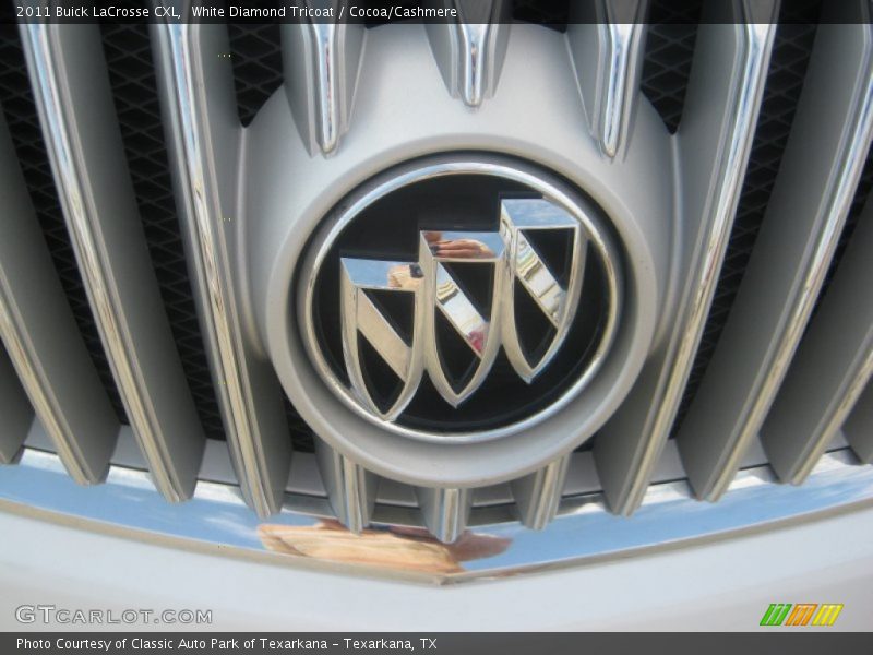 White Diamond Tricoat / Cocoa/Cashmere 2011 Buick LaCrosse CXL